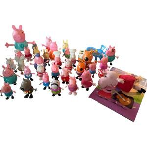 Peppa Pig & Friends Large 40 Piece Figure Kitchen Book Lot